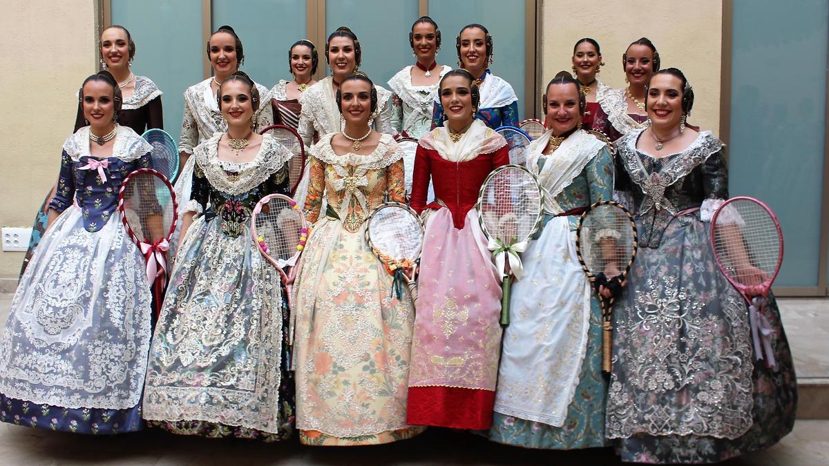 Descubre quién cubre los gastos de los trajes de la Fallera Mayor de ...